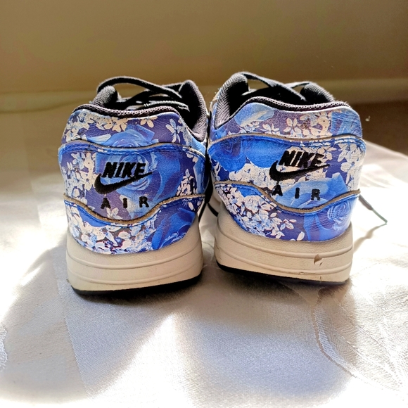 Limited Edition Nike Air Max, blue floral, size 6 - Picture 3 of 3